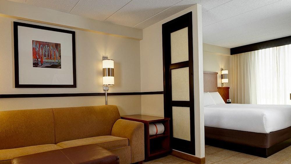 Comfort Suites Milwaukee West Екстер'єр фото
