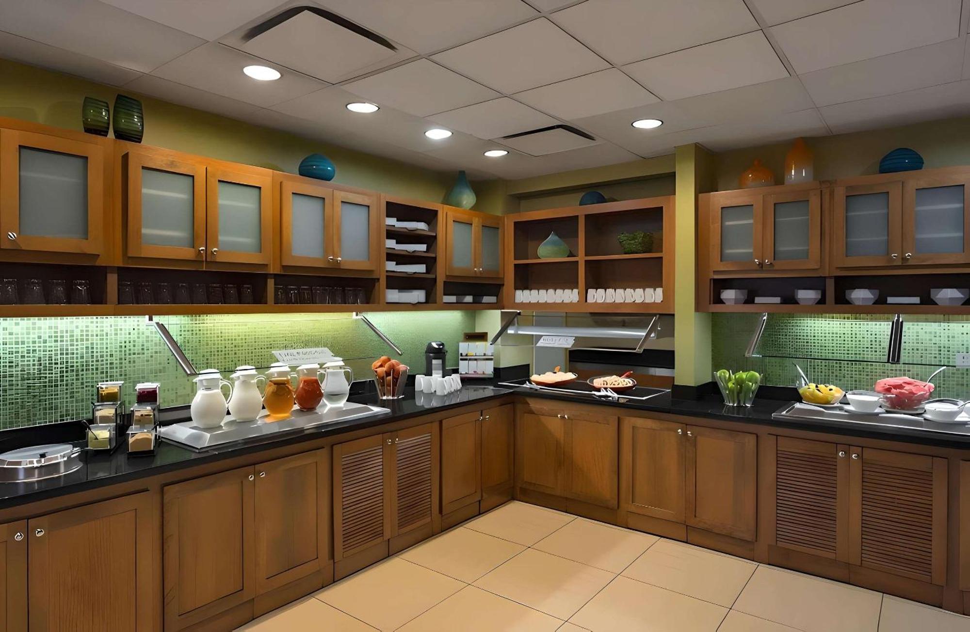Comfort Suites Milwaukee West Екстер'єр фото