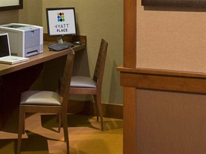 Comfort Suites Milwaukee West Екстер'єр фото