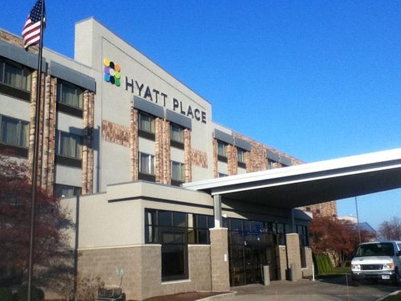 Comfort Suites Milwaukee West Екстер'єр фото