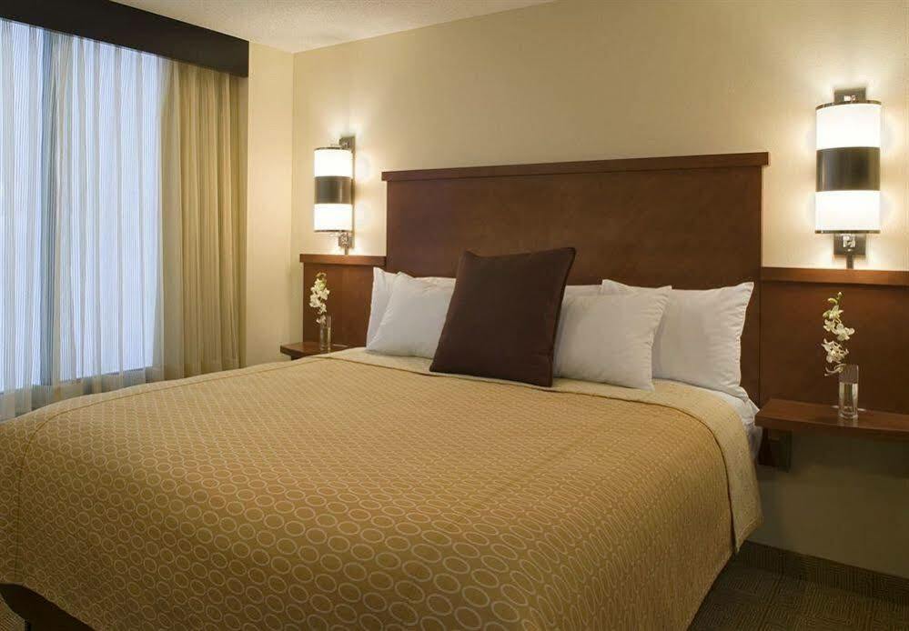 Comfort Suites Milwaukee West Екстер'єр фото
